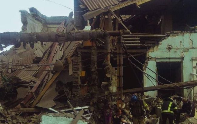 Сегодняшний авиаудар по Лисичанску: новые данные о жертвах и видео последствий