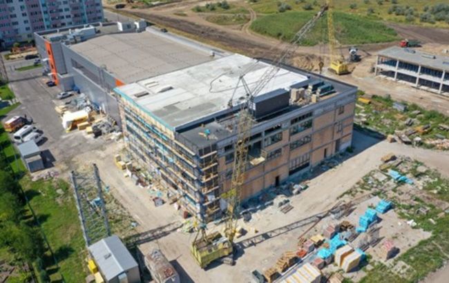 У новому басейні у Слобожанському стартували внутрішні оздоблювальні роботи