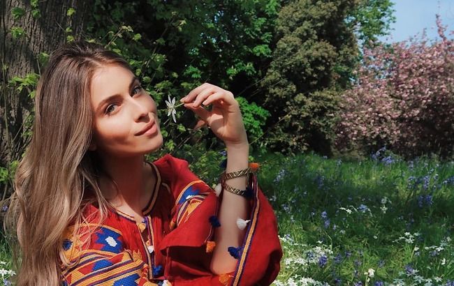 Бабуся оцінила: внучка Ротару заворожила чуттєвим літнім фотосетом