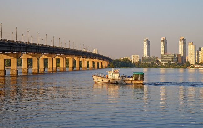 Корозія, тріщини та руйнування бетону: два мости у Києві перебувають в аварійному стані