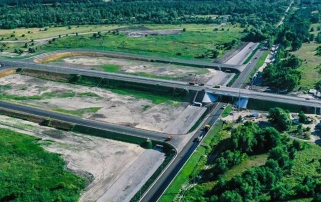 На новой трассе из Днепра в Киев завершилось строительство моста через канал "Днепр-Донбасс"