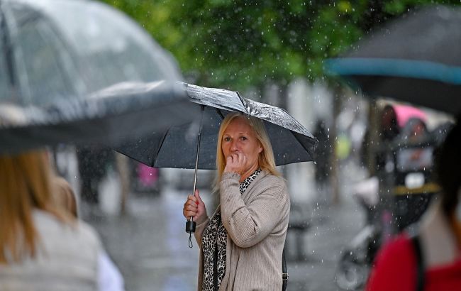 Похолодання у Києві та опади по всій Україні. Синоптик дала прогноз на завтра