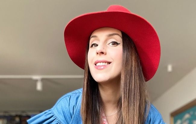 Королева: беременная Джамала в оригинальном наряде засветила стройные ножки