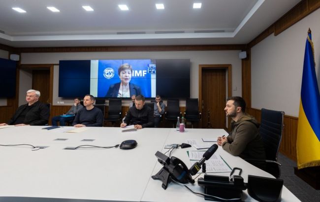 Зеленский призвал МВФ ускорить предоставление финансовой помощи Украине
