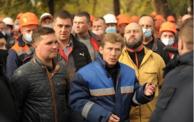 В Кривом Роге сотрудники "Рудомайн" требуют защитить их предприятие от атак