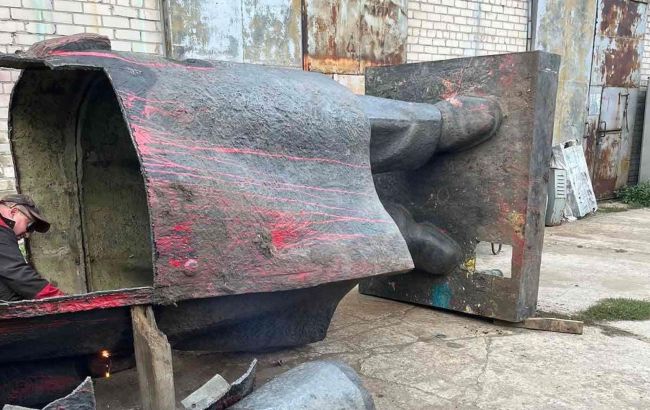 У Слов'янську продали пам'ятник Леніну: гроші спрямують на відновлення житла