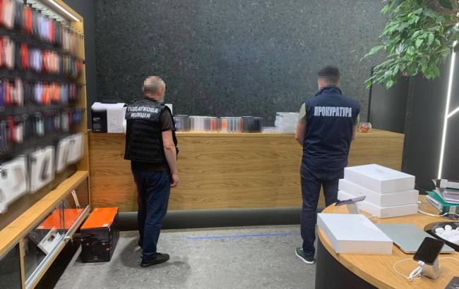 У Львівській області ДФС викрила нелегальну мережу магазинів з продажу смартфонів