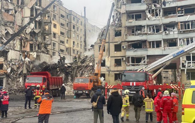 Кількість жертв внаслідок ракетного удару по Дніпру зросла до 25