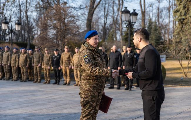 Из журналистки в пулеметчики: женщина-нацгвардеец впервые получила звание Героя Украины