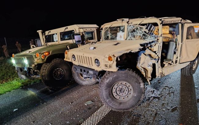 У Польщі мікроавтобус зіткнувся з колоною американської військової техніки (фото)