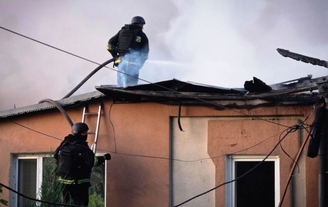 Атака на Одещину: горіли станція "швидкої", авто і житловий будинок (фото)