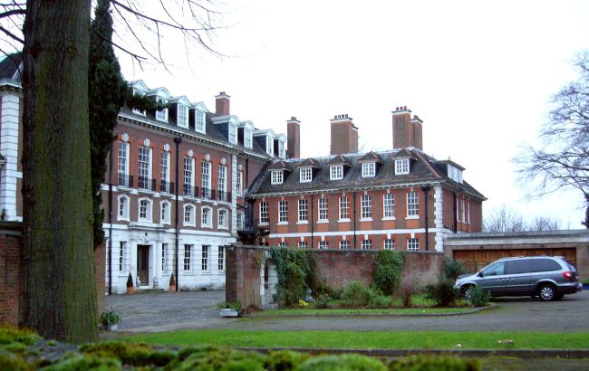 В Британии обнаружили недвижимость РФ, ее могут передать Украине, - The Times