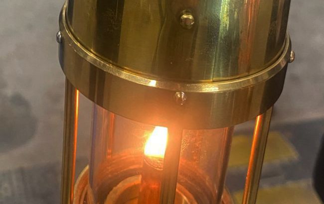 Благодатний вогонь прибув в Україну: святиня прямує з Волині до Києва