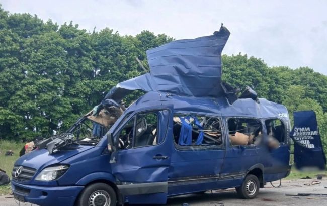 РФ атаковала эвакуационный автобус на Сумщине: большинство жертв - пожилые женщины