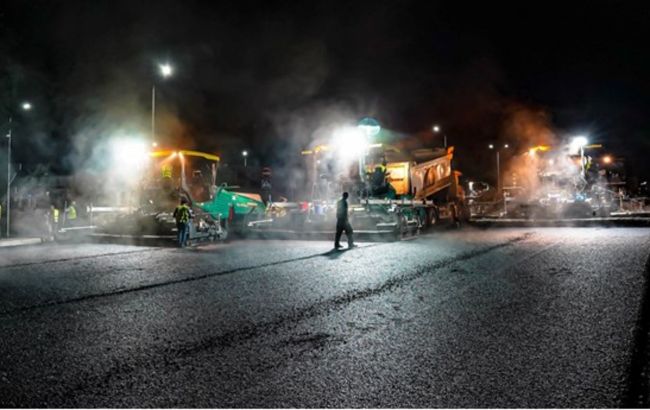 В мережі показали, як цілодобово ремонтують трасу "Київ-Бориспіль"