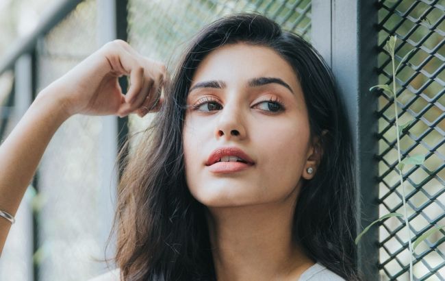 Для самой нежной: как ухаживать за кожей вокруг глаз в теплый период (советы косметолога)