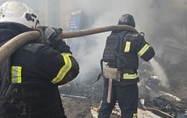 Масована атака дронів на Харків: з'явилися фото та відео наслідків