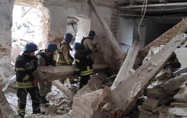 Под завалами на территории Святогорской лавры обнаружили еще двоих погибших