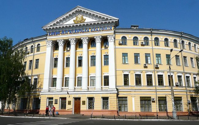 На виборах керівника Могилянки крали бюлетені: у мережі з'явилось скандальне відео