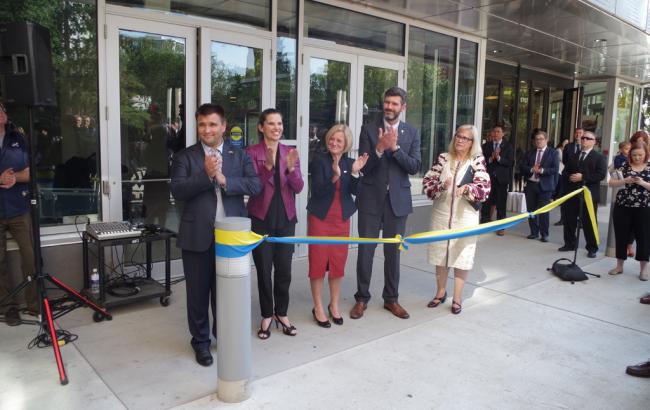 Украина открыла консульство в канадском Эдмонтоне