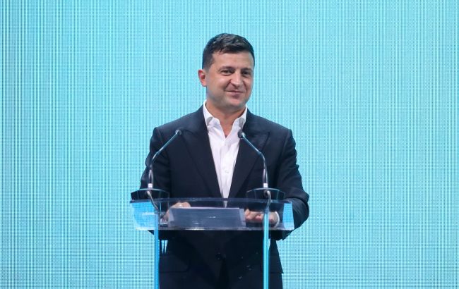 Зеленский потребовал от правительства обеспечить выплаты семьям погибших медиков