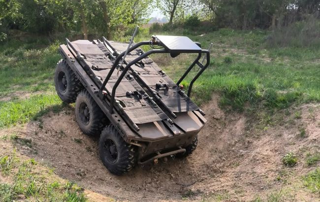 Роботи на фронті: в Україні з&rsquo;явився дрон, що рятує поранених і тягне вантажі до 1,5 тонни