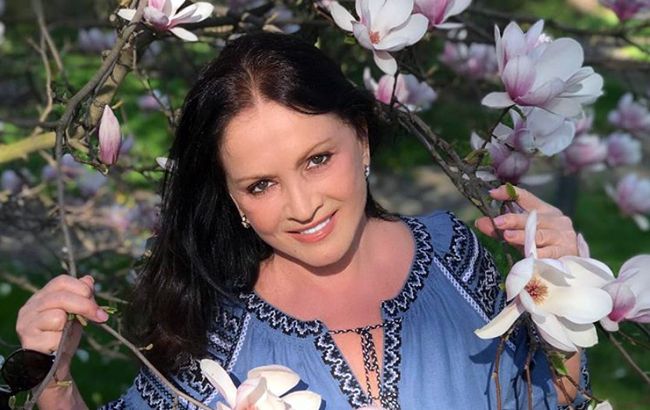 Прекрасная Софи: Ротару восхитила помолодевшим видом на отдыхе в Италии