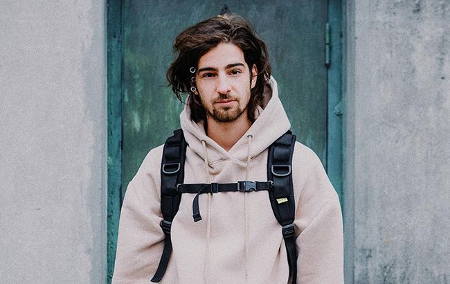 Под Черновцами "похоронили" Владимира Дантеса: фото надгробия