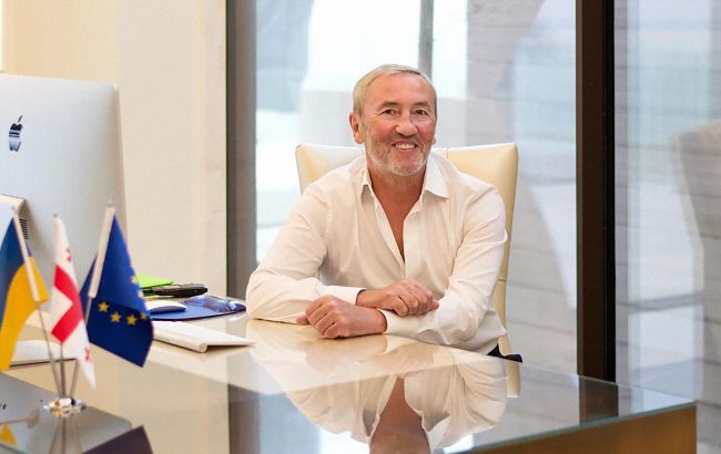 Экс-мэр Киева объявился и требует сделать русский язык государственным