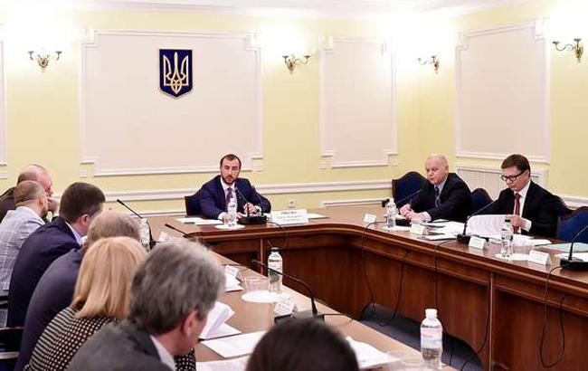 Комітет рекомендує Раді визначити принципи діяльності кредитних спілок