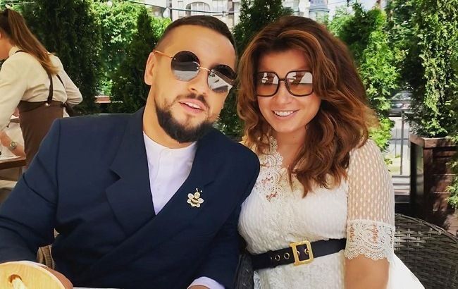 "Эта любовь безгранична!" MONATIK растрогал нежностью с женой в США