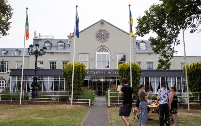 Дехто спить на вулиці. Готелі в Ірландії почали відмовлятися від біженців