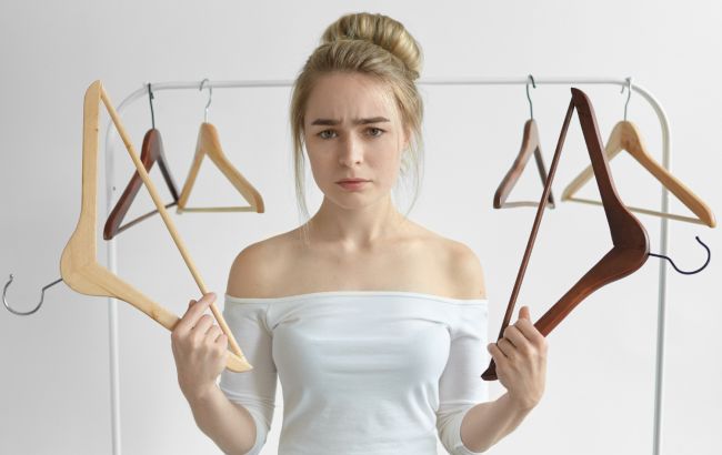 Не выбрасывайте старые вешалки: 5 интересных идей использовать их повторно