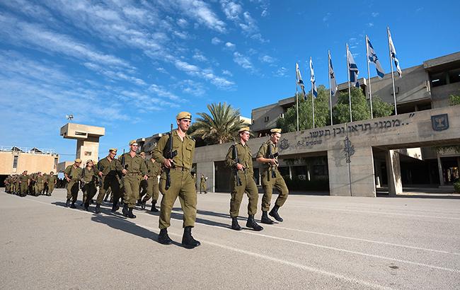 Палестинец на машине пытался наехать на группу израильских военнослужащих, есть пострадавшие