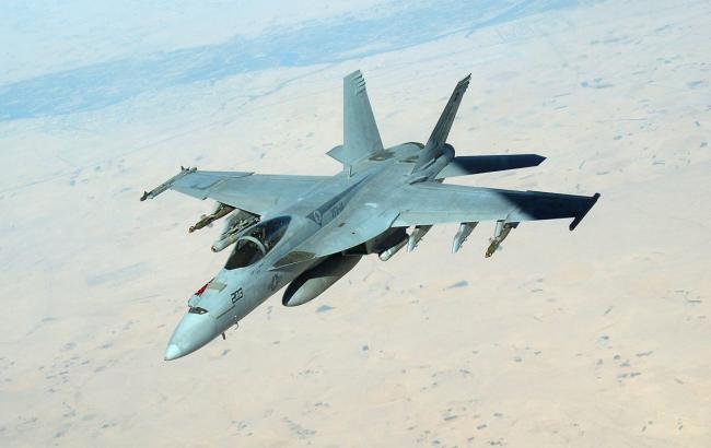 Американский истребитель с авианосца "Карл Винсон" потерпел крушение