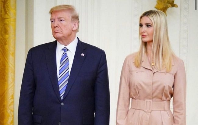 В розовом костюме с бантом: Иванка Трамп подчеркнула стройную фигуру стильным нарядом