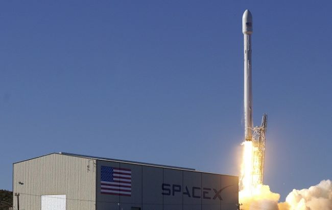 Falcon 9 успішно вивела на орбіту 10 супутників