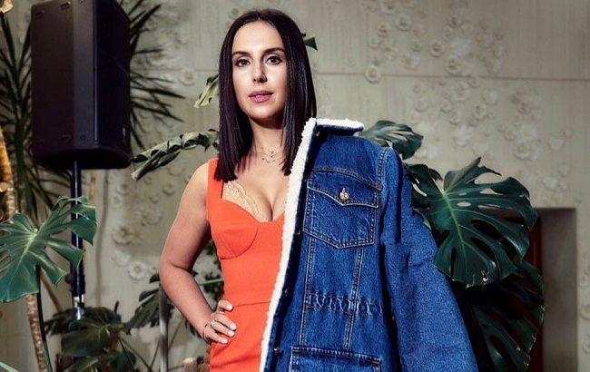 На фоне колосков и маков: стильная Джамала умилила поклонников "теплым" фото