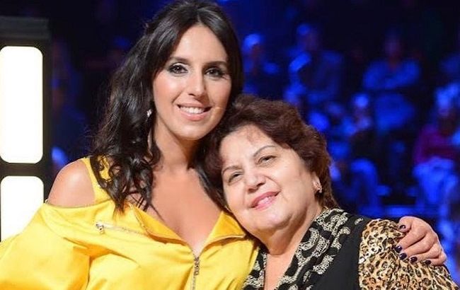 "Завжди поруч": Джамала зворушливо привітала улюблену маму з днем народження (фото)