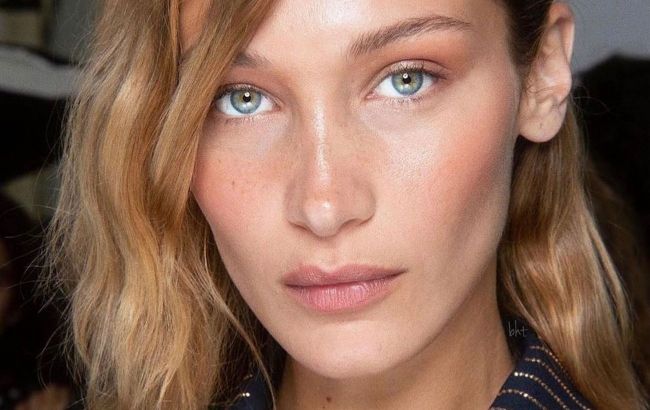 Звезды выбирают нектарный блонд: как выглядит самое трендовое окрашивание весны