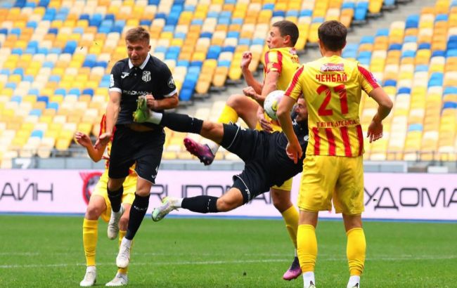 УПЛ: "Кривбас" дотиснув "Інгулець" у більшості та здобув першу перемогу в сезоні