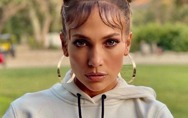 Мамина мини-копия: Дженнифер Лопес растрогала сеть редким фото 12-летней дочери