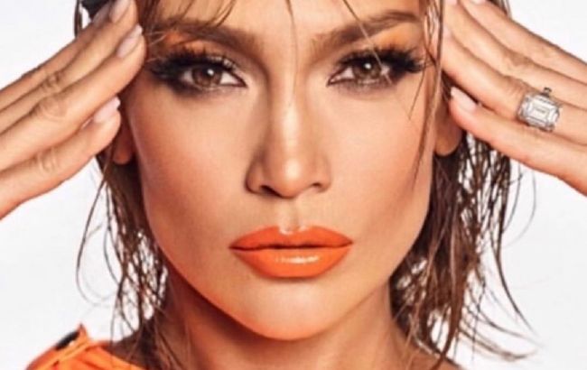 Просто великолепна: 51-летняя Дженнифер Лопес поразила сеть молодым внешним видом