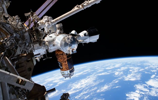 Космічний корабель Маска пристикувався до МКС: історичне відео (трансляція)