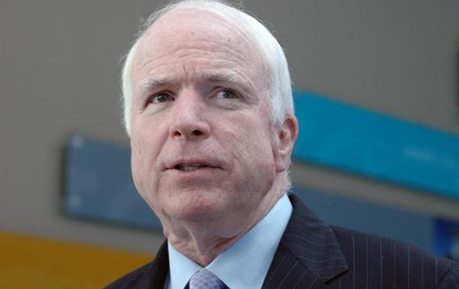 Маккейн назвал поставку Украине оборонительного оружия шагом для достижения мира