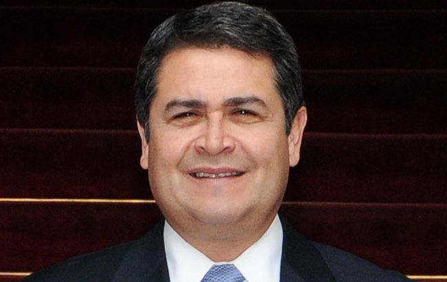 Экс-президент Гондураса экстрадирован в США по обвинению в контрабанде наркотиков и оружия