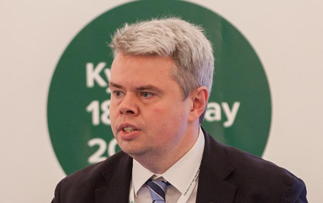 Украинцы с начала года продали почти 2 млрд долларов, - НБУ