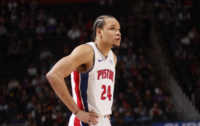 Форвард "Детройта" данком из-под защитника приложился к концу антирекорда: момент дня в НБА