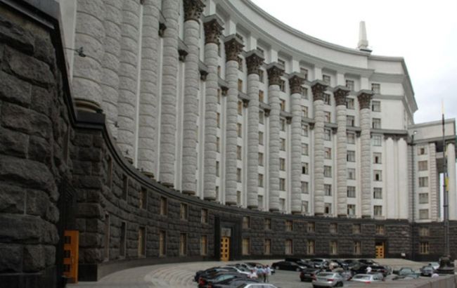 Кабмин хочет направить 5 млрд гривен от спецконфискации на дороги