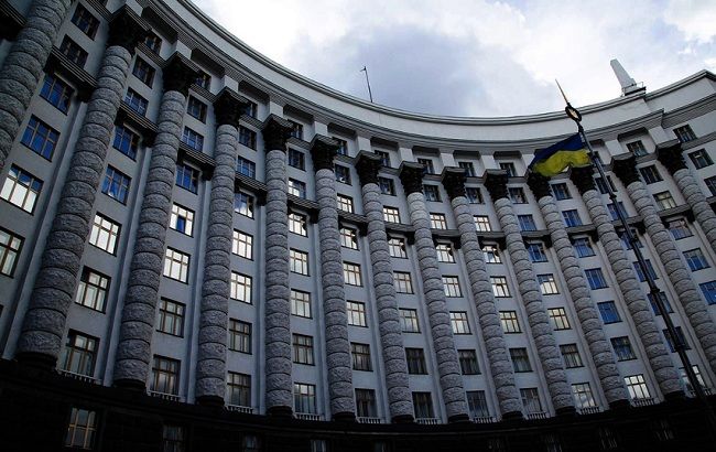 Кабмин завтра планирует одобрить стратегию борьбы с незаконным оборотом табака